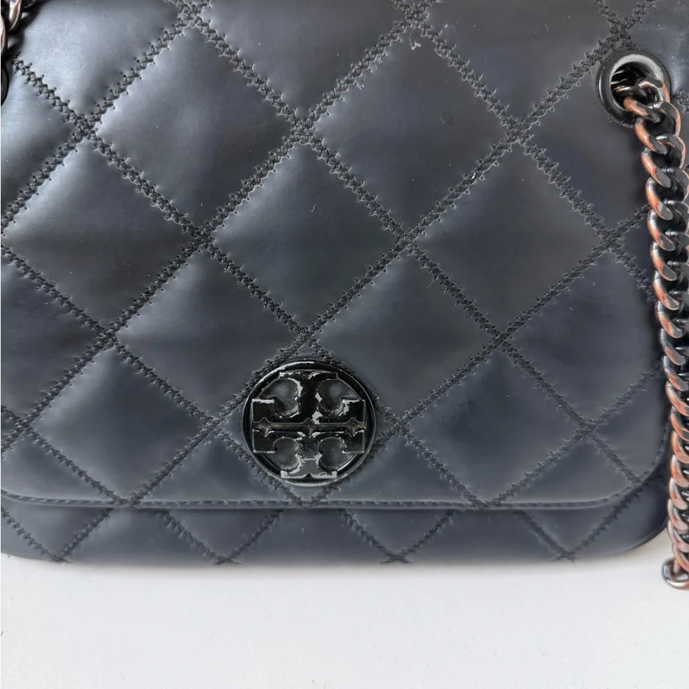 Tory Burch Willa Quilted Leather Shoulder Bag in Black with Chain Strap